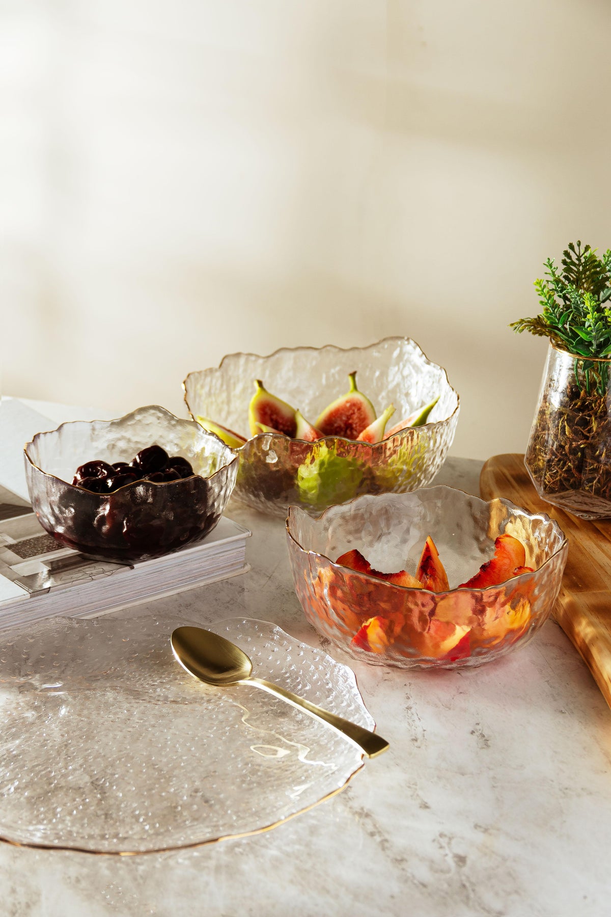 Bowl de Cristal Martelado com Borda Dourada Taj Flor 16,5cm x 8cm - Wolff